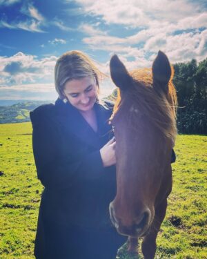 Hayley Sproull Instagram - I haven’t posted for a long time so here is me embracing my horse pal Shiloh. #horsewhisperer