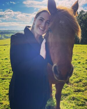Hayley Sproull Instagram - I haven’t posted for a long time so here is me embracing my horse pal Shiloh. #horsewhisperer