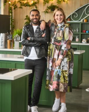 Hayley Sproull Instagram - You’ve waited so long! And now it’s here! The new season of The Great Kiwi Bake Off starts tonight! TVNZ1! 7.30! #gkbo