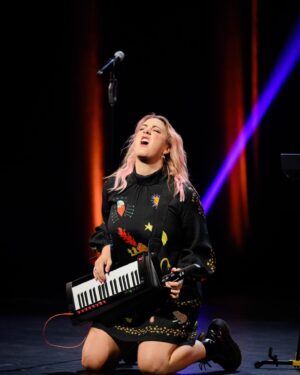 Hayley Sproull Instagram - THE KEYTAR MADE MY ROCK N ROLL DREAMS COME TRUE! 

Loved performing for the Fred Award - you can watch my performance and the entirety of Last Laughs on @threenewzealand tonight or on ThreeNow at your leisure! 

The perfect end to a perfect festival! Thanks @nzcomedyfestival, @bestfoodsnz and @threenewzealand! #comedy #frednominee #easierthanlearningguitar
