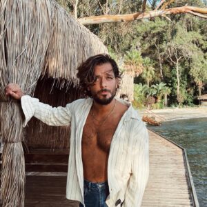 Hayrettin Instagram - Yaz #tbt’sine bi emoji koyulur 😎👇🏼