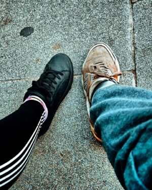 Hazar Deniz BG Instagram - ❣️❣️ Sonsuza dek beraber her yolu yürüyeceğimiz o ayaklar ❣️❣️ #art #sanat #leg #cinematic