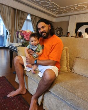 Hazel Keech Instagram - All Daddys are different, some build things, some are outdoorsy, you are like Father Christmas, we see you on TV and wait excitedly to see you, not for the gifts we will receive but because you coming home is the best gift. We love you so much Daddy, Happy Fathers Day, love Orion and Aura xxx