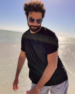 Hazem Ehab Instagram - بتتخلص من مشاكلك ازاي؟ 

كده اهو ..