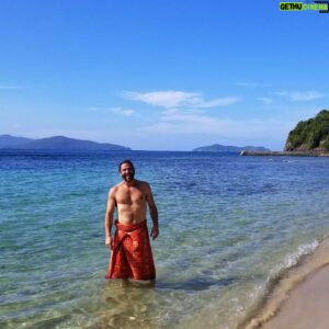Hazen Audel Instagram - "Working" in the Solomon Islands. 

#culturaltravel #travelblogger #scubatravel #remotefilming #adventuretravel #melanesiatravel #pacificsailing