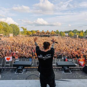 Headhunterz Instagram - Second time @intothemadnessfestival and it already felt like home.

📸 @luisaart.de