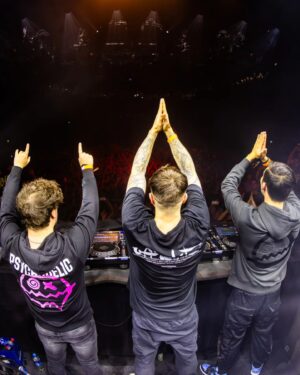 Headhunterz Instagram - GOLD RECORD FOR OUR CHURCH! 🏆🙏🏼
WHAT A WAY TO END 2023, THANK YOU ALL SO MUCH!! 🧡