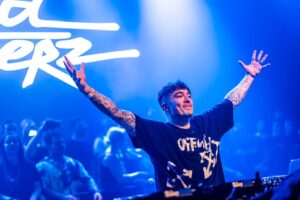 Headhunterz Instagram - When I made the decision to stop performing, I told myself it would be best to not organize a final show but to just ride it out and leave quietly. I felt like with all the memories, everything already came full circle when it comes to performing and I was almost afraid to leave another mark on the legacy. 

But man, am I happy that Joram convinced me otherwise. 

I now realise how valuable it was to get closure for myself, but also together with my dearest friends, colleagues and “fans” (I still hate that word)

While this may or may not have been the last time I ever set foot on stage in my life, it is the closing of a 17 year long chapter in which touring the world as a performing dj defined my lifestyle, with many ups and downs as many of you know. But as with almost all memories, the sweet ones are the ones that will last.

All the tears that were shed this night, were tears of pure happiness. I can’t begin to explain how it feels to get this kind of appreciation. To hear your loved ones telling you how they really feel about you. To witness the complete and utter silence while people were listening to my last words that night to thank them. 
To wake up in a hotel room the next morning and to have one last hotel breakfast, this time not alone, but together with my family.

I am home.

Once again, thanks to everyone who was there at one of the most meaningful moments of my life, all the other amazing artists who performed, the team who made this night possible, and my dear friends and family who were there to support me from start to finish. This was a moment in time I will never ever forget.