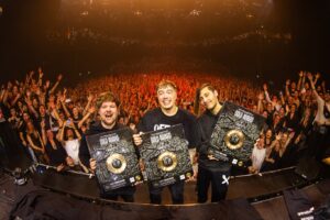Headhunterz Instagram - When I made the decision to stop performing, I told myself it would be best to not organize a final show but to just ride it out and leave quietly. I felt like with all the memories, everything already came full circle when it comes to performing and I was almost afraid to leave another mark on the legacy. 

But man, am I happy that Joram convinced me otherwise. 

I now realise how valuable it was to get closure for myself, but also together with my dearest friends, colleagues and “fans” (I still hate that word)

While this may or may not have been the last time I ever set foot on stage in my life, it is the closing of a 17 year long chapter in which touring the world as a performing dj defined my lifestyle, with many ups and downs as many of you know. But as with almost all memories, the sweet ones are the ones that will last.

All the tears that were shed this night, were tears of pure happiness. I can’t begin to explain how it feels to get this kind of appreciation. To hear your loved ones telling you how they really feel about you. To witness the complete and utter silence while people were listening to my last words that night to thank them. 
To wake up in a hotel room the next morning and to have one last hotel breakfast, this time not alone, but together with my family.

I am home.

Once again, thanks to everyone who was there at one of the most meaningful moments of my life, all the other amazing artists who performed, the team who made this night possible, and my dear friends and family who were there to support me from start to finish. This was a moment in time I will never ever forget.