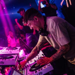 Headhunterz Instagram - I had a blast on my very last Asia Tour 🇲🇾🇭🇰

📸 @luisaart.de