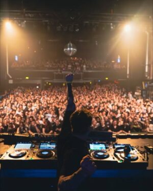 Headhunterz Instagram - Doing my very last show in Germany. It was quite an emotional experience. It’s getting real. 

Thank you Germany for being part of my life for so many years 🧡