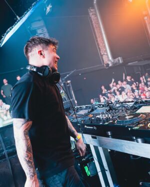 Headhunterz Instagram - Doing my very last show in Germany. It was quite an emotional experience. It’s getting real. 

Thank you Germany for being part of my life for so many years 🧡
