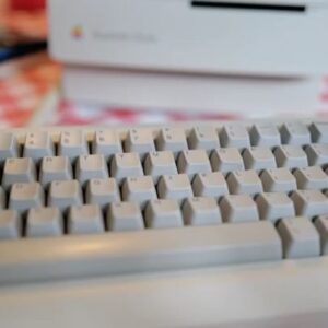 Heather Anne Campbell Instagram - you can fit an iPad Mini inside a Macintosh case. the screen is essentially the same size with a small mount. you can use the original keyboard with a USB adapter. behold the modern Macintosh #retrocomputer #macintosh #mechanicalkeyboard #apple #ipad