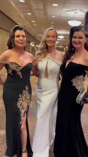 Heather Tom Instagram - @kimberlin_brown @jennifergareis @bbheathertom @boldandbeautifulcbs  #awardsshow #awardsseaon #daytimemmys #emmyawards2023  #daytimestar