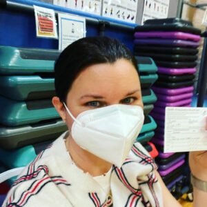Heather Tom Instagram - Fully #vaccinated today! So grateful for #science !! I bawled all the way through it- for some reason it was really emotional for me. My mother is extremely high risk- she's been vaccinated for awhile but I can't wait to give her a real hug!!! #happytears #vaccinationdone✔️ #ᴠᴀᴄᴄɪɴᴇssᴀᴠᴇʟɪᴠᴇs and seriously for everyone out there who doesn't agree with the science- skip my comment section or just unfollow- I really don't need anyone raining on my parade. As my mother would say #IfyoucantSaySomethingNiceDontSayAnythingAtAll