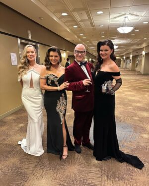 Heather Tom Instagram - Me and the girls ! @ashleyaubra @kimberlin_brown @bbheathertom @boldandbeautifulcbs #emmy #daytimeemmys #redcarpet #redcarpetfashion #soaps #daytimedramaqueen #heathertom #emmywinner