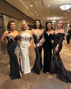 Heather Tom Instagram - @boldandbeautifulcbs @ashleyaubra @kimberlin_brown #soaps #daytimeemmys #emmy