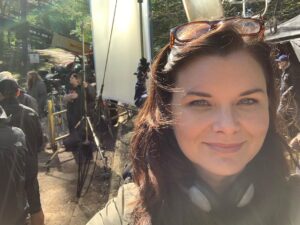 Heather Tom Instagram - Why has every set I’ve #shadowed on been freezing cold!!! The #sun is deceiving... @insatiable the amazing @bpdannelly is directing #netflix #guiltypleasure #director #actor @cbsentdiversity @netflix