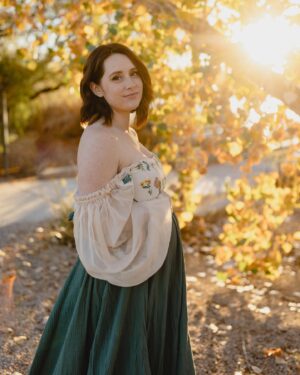 Heather Vaughn Instagram - Baby BOY Van Arsdall coming March 2024! We are so excited ❤️🥹 Abby has no concept of what’s about to change lmao. Thank you @alyssacampbellphotography for these amazing family photos, you always kill it!

We have all been doing well! So far this pregnancy has been smooth sailing (except extreme nausea in the first trimester and 2 sicknesses 😭) Baby is healthy and growing perfectly so far. I just entered my 3rd trimester so fingers crossed it will continue uneventfully. With Type 1 Diabetes and pregnancy there are a few things to watch out for coming up so 🤞🏻

Abby is now almost 2 years old! Crazy how time flies. She is SO much fun, a little ball of energy every day. She talks all the time and half the fun is trying to figure out what she’s saying lol.

I truly wish I posted more on here. Why do I feel like no one would care about my random life though 😂 I’m always like meh no one would care about that, but then I always love seeing other people’s lives haha. 

I love you guys ❤️ hope you’re doing well!