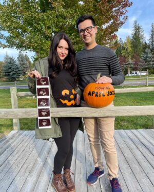 Heather Vaughn Instagram - Just popping in to say Jon and I are expecting a little tiny bebe girl in early April 2022 ☺️ We are SO beyond excited! I’ll try to remember to post updates every now and then on here haha. 

So far everything is going very well and she is healthy ☺️ Being type 1 diabetic and pregnant definitely has its unique challenges but I’m so thankful for all the support I have all around me ❤️ It’s gonna be great!
.
.
.
#t1dpregnancy #t1d #pregnancyannouncement #alittlewoman