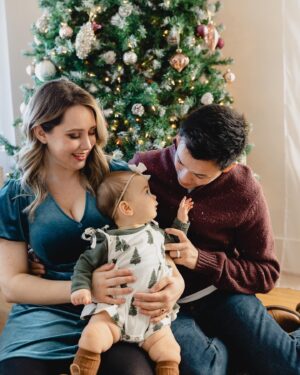 Heather Vaughn Instagram - 🎄🎅🏻Merry Christmas! Our first with little Abby 🥰 Obsessed with these photos by @alyssacampbellphotography ❤️❤️