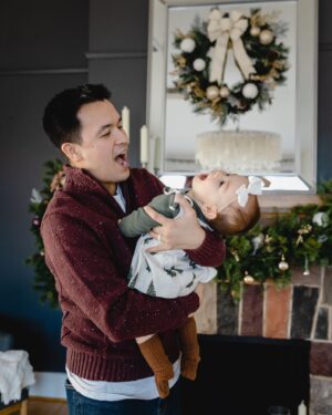 Heather Vaughn Instagram - 🎄🎅🏻Merry Christmas! Our first with little Abby 🥰 Obsessed with these photos by @alyssacampbellphotography ❤️❤️