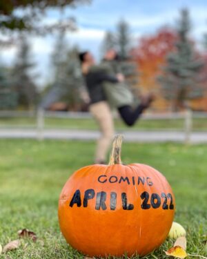 Heather Vaughn Instagram - Just popping in to say Jon and I are expecting a little tiny bebe girl in early April 2022 ☺️ We are SO beyond excited! I’ll try to remember to post updates every now and then on here haha. 

So far everything is going very well and she is healthy ☺️ Being type 1 diabetic and pregnant definitely has its unique challenges but I’m so thankful for all the support I have all around me ❤️ It’s gonna be great!
.
.
.
#t1dpregnancy #t1d #pregnancyannouncement #alittlewoman