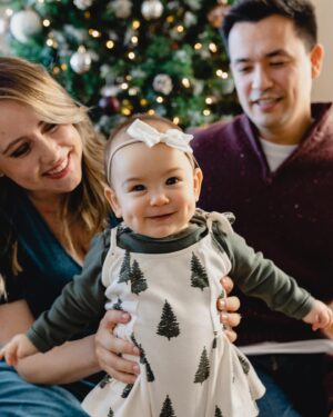 Heather Vaughn Instagram - 🎄🎅🏻Merry Christmas! Our first with little Abby 🥰 Obsessed with these photos by @alyssacampbellphotography ❤️❤️
