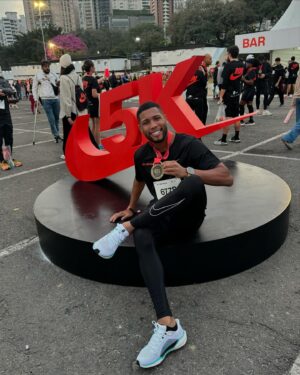 Hebert Conceicao Sousa Instagram - Nike Run 2024 🎖️🏃🏽‍♂️
Uma honra fazer parte dessa família!🫶
Até a proxima!! 10km sub40…

@nikerunning
@nike