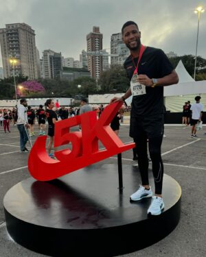Hebert Conceicao Sousa Instagram - Nike Run 2024 🎖️🏃🏽‍♂️
Uma honra fazer parte dessa família!🫶
Até a proxima!! 10km sub40…

@nikerunning
@nike