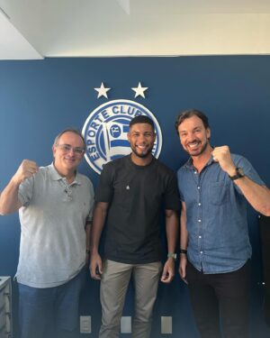 Hebert Conceicao Sousa Instagram - 🥊 O Bahia segue firme com o compromisso de ingressar no universo dos esportes olímpicos. Nesta sexta (1º), recebemos a visita do campeão Hebert Conceição em nossa sede.

O assunto?! A importância do boxe baiano para o cenário nacional e as possibilidades de crescimento da modalidade no estado com a eventual presença do Tricolor de Aço.

#BBMP #EsporteOlimpico #Boxe