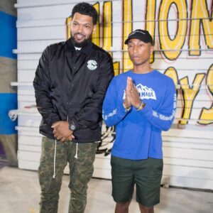 Hebru Brantley Instagram - Random Bday photo dump. Another year and I’m still here 🙏🏽 ♈️ #ariesseason might delete later