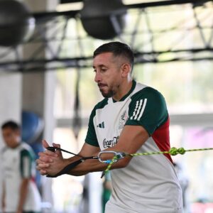 Héctor Herrera Instagram - Orgulloso siempre de portar mis colores 🇲🇽🦊🤘🏻 #VamosTodos