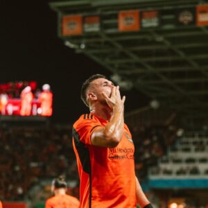 Héctor Herrera Instagram - Victoria y gol para nuestra gente 🤘🏻🦊 con dedicatoria especial para @shanmayo ❤️ Seguimos!! Vamooos Dynamoooo!!
