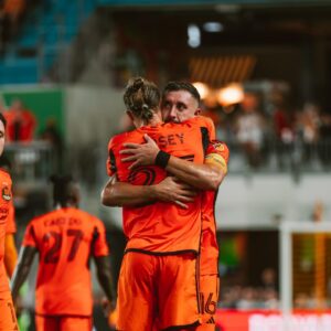 Héctor Herrera Instagram - Victoria y gol para nuestra gente 🤘🏻🦊 con dedicatoria especial para @shanmayo ❤️ Seguimos!! Vamooos Dynamoooo!!