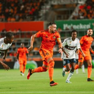 Héctor Herrera Instagram - Victoria y gol para nuestra gente 🤘🏻🦊 con dedicatoria especial para @shanmayo ❤️ Seguimos!! Vamooos Dynamoooo!!