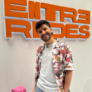 Héctor Trejo Instagram - Regresamos a @entreredes.oncedigital, nueva temporada, más risa, más metilfenidato, más pronombres y más deconstrucción. Se siente como volver a casa @canaloncetv ❤️