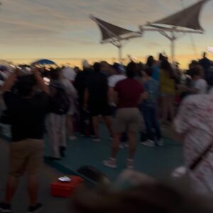 Héctor Trejo Instagram - Eclipse total del amor, digo del sol. Que locura.
Las fotos no le hacen nada de justicia.
Gracias vida.