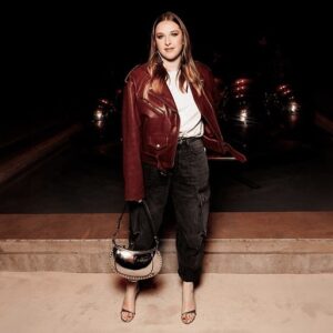Héléna Bailly Instagram - Après - Avant - pendant - Après - pendant - Avant - Avant - Pendant - Après 
Merci @isabelmarant 
#FashionWeek.