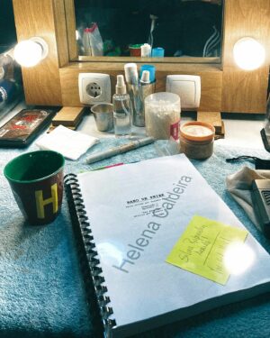 Helena Caldeira Instagram - 1st week is done ! 

Os Rapexinhos voltaram ! 🎣

@netflixpt