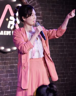 Helena Hsu Instagram - 三天的 #好難搞女孩 表演結束了，ㄧ樣收到很多的愛。

感謝觀眾的愛護，給我們好多回饋。
辛苦被洗腦歌洗到不行的工作人員跟小幫手。
ㄧ直都給我無條件支持的經紀人跟家人。
還有吵吵鬧鬧相愛相殺的表演伙伴XD

照片好多，先少少放四張之後再陸續補。
兩日髮型不一樣是因爲我連髮型都凹到不同友人贊助啊！

我真是的幸福的表演者❤️

還有什麼想跟我說的告訴我吧～
然後我們三月台中見！