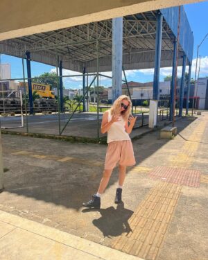 Helena Zengel Instagram - First shooting day be like…

-

@trans.amazonia 
@jeremyxido 
@kopfkabinett 
@pia.marais
