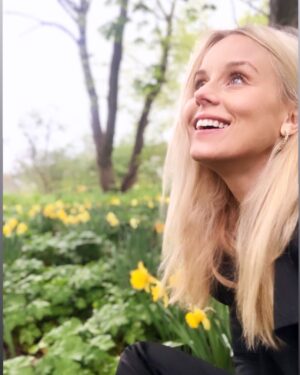 Helena af Sandeberg Instagram - Mitt i spenaten 🌻