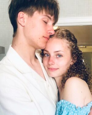 Helena af Sandeberg Instagram - TINTIN 18 år!🎈
Underbara, vackra, fantastiska @tintintreschow!
Jag är så otroligt glad att du och @alfred_morkeidem träffades för 3 år sen och vi fick bli familj!❤️
Vi älskar dig till månen och tillbaka både Ava och jag!
Idag ska du firas och sen är världen din.Ut och ta för dig, vi hejar på , och finns alltid här när du behöver oss! ❤️🦋❤️🥂❤️🔥❤️💞💥💋💋💋