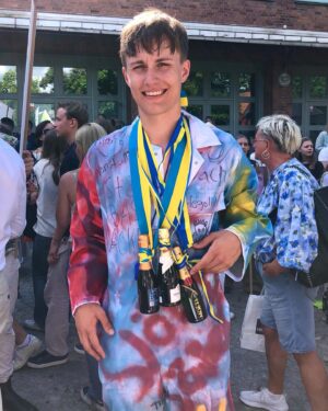 Helena af Sandeberg Instagram - Så sprang han ut!! ❤️ALFRED❤️Student 05-06-24💥🇸🇪Och mammahjärtat kan inte riktigt sluta svämma över.. 🥹❤️‍🔥
GRATTIS VÄRLDEN! Här kommer världens bästa människa ut i livet!
@alfred_morkeidem ❤️‍🔥🇳🇴❣️🇸🇪💥❤️‍🔥

#alfredmörkeidem #student24 #denbästejagvet