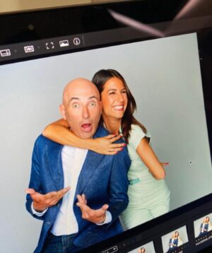 Hélène Mannarino Instagram - Quand @canteloupoff réalise qu’il va me supporter une année de   ! 

En tout cas, on a trop hâte !! 

Rdv demain 21h @cestcanteloup sur @tf1 

@sophie_labiche @geraldine_balthazard_stylist @mathieulaudrel 

#tf1 @claire_pierrepont @laurent_vassilian @philippecaveriviere @thomjokers @romufer @ceciletf1 @_lindamarasco_