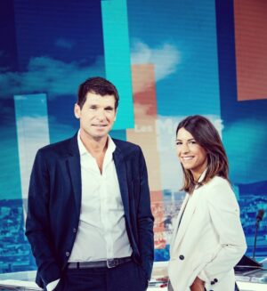 Hélène Mannarino Instagram - Photo Duo 🎉🎉 @stefetche #sacrébinôme
 
Quel bonheur de vous accompagner le matin sur @lciofficiel avec cette équipe fantastique @solenn__r @matthieukarmann @guillaumewoznica #pascalperri #elizabethmartichoux @adriien954 @marinelherbette @clem_soun @guillaumepannetier ❤️❤️❤️❤️

Du lundi au vendredi de 6h à 9h #LCI #LA26 @lesmatinslci 

@carlaj_d @lauragfy 

Cc @mathieulaudrel 😘
