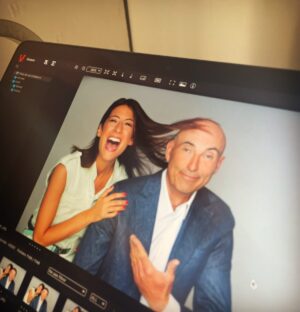 Hélène Mannarino Instagram - Nous sommes très heureux de vous retrouver ce soir sur @tf1 !!! Et on vous souhaite une année 2023 sublime !!! 
Vive @cestcanteloup ❤️ 
@jmdproduction 

@thomjokers @claire_pierrepont @laurent_vassilian @philippecaveriviere 

@geraldine_balthazard_stylist @sophie_labiche @mathieulaudrel @ans_brasil @mailan_stylist