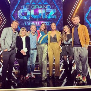 Hélène Mannarino Instagram - À ce soir sur @tf1 avec cette joyeuse bande : @joycejonathan @juliedebona @tomvilla @chantalgoyaofficiel @manupayet @laurent.mariotte 

Merciii @alexandreduarte__ @alicesirera 

#LeGrandQuiz année 2022 !!! On a hâte ❤️

#tf1 

Cc @mathieulaudrel @geraldine_balthazard_stylist @sophie_labiche @institut_monceau