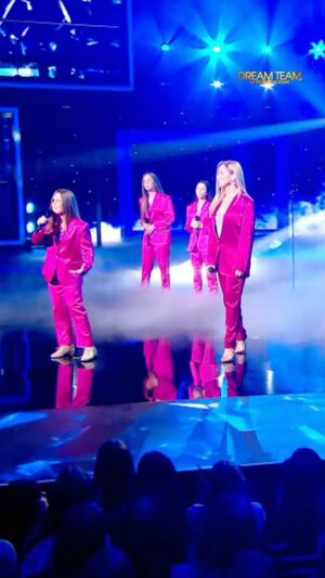 Hélène Mannarino Instagram - La dream team de Lara Fabian va vous époustoufler ce soir ✨ 

#DreamTeamTF1 à 21:10 sur TF1 et TF1  !